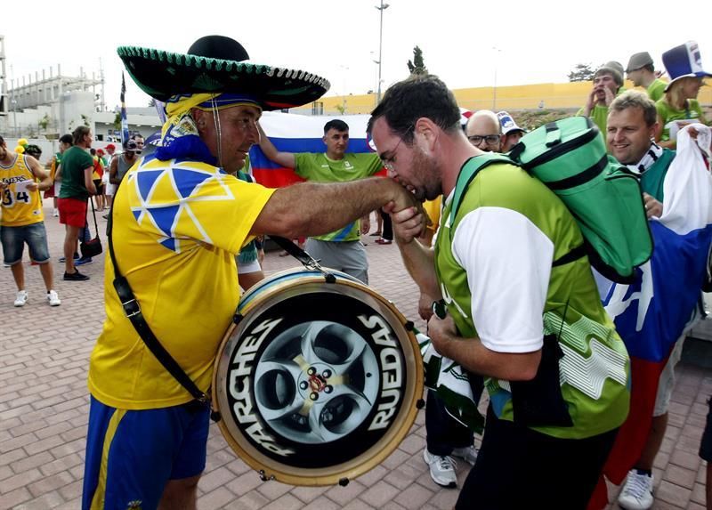 Aficionados en la sede de Gran Canaria del Mundobasket 2014. Efe.