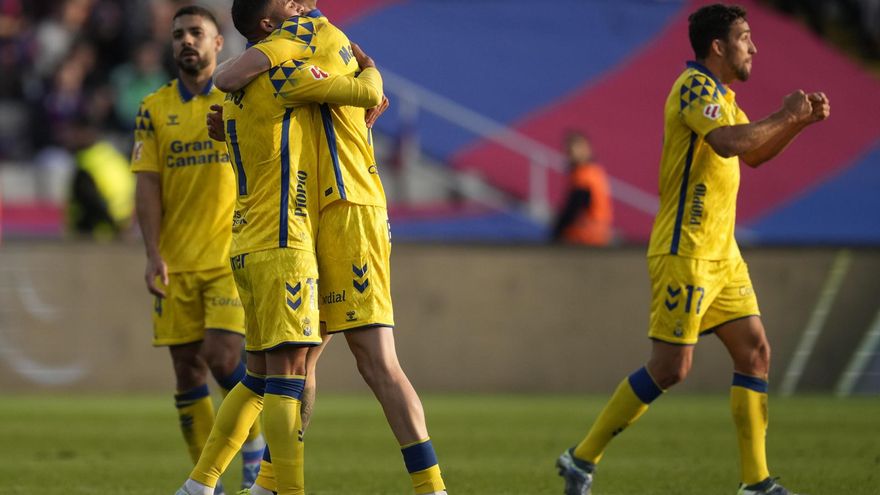 La UD Las Palmas hace historia ante el Barcelona 53 años después