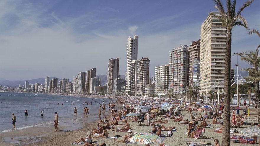 Hasta nueve hoteles sin licencia en Benidorm: la Agencia Antifraude advierte de que "afecta a la seguridad pública"