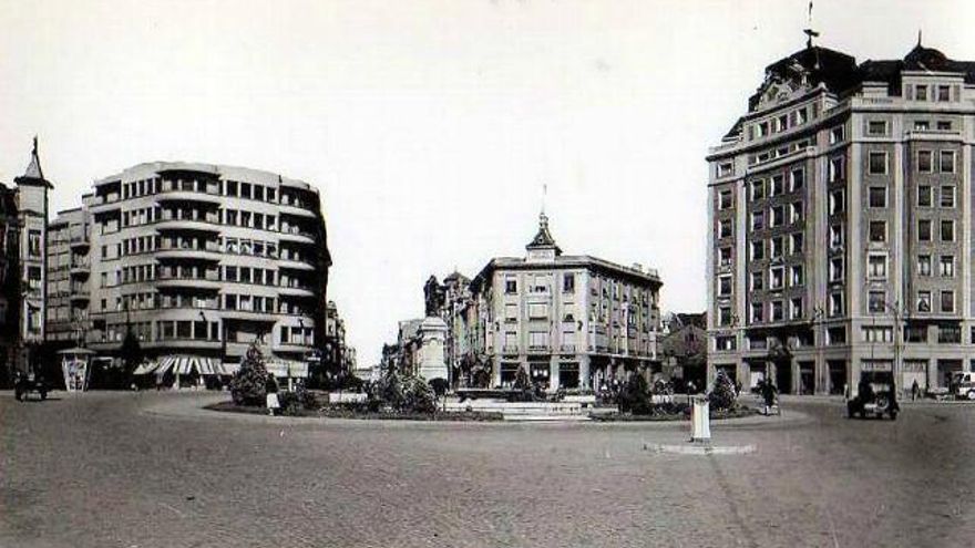 El edificio del arquitecto Francisco J. Sanz Martínez lleva desde mediados del siglo XX marcando la estampa del centro de León.