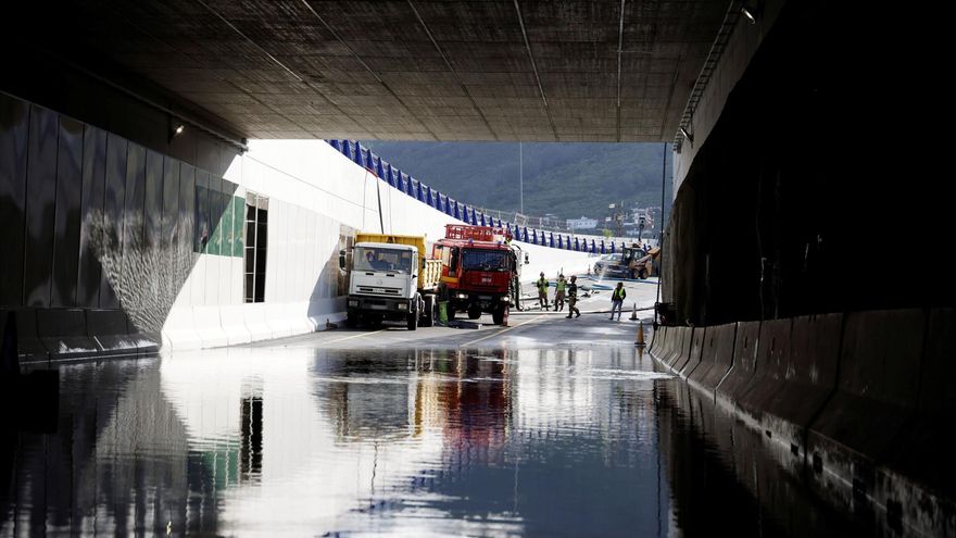 LA UME actuando achicando agua en un túnel durante el paso de la borrasca Therese, a 24 de marzo de 2026, en Gran Canaria.