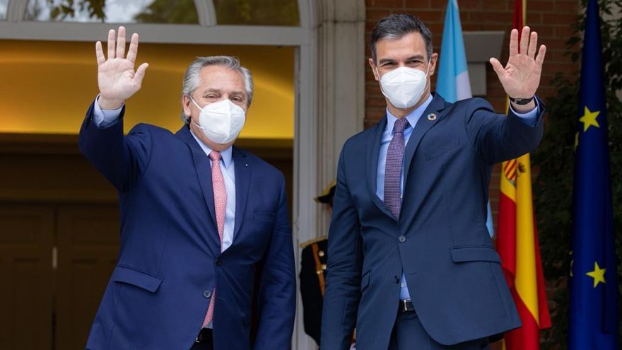 Alberto Fernández fue recibido por el rey Felipe VI y se reunió con Pedro Sánchez quien respaldó la negociación con el FMI