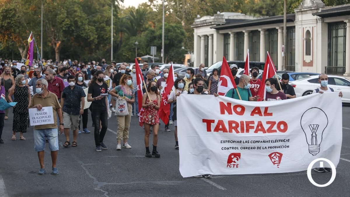 Manifestación contra el precio del suministro eléctrico