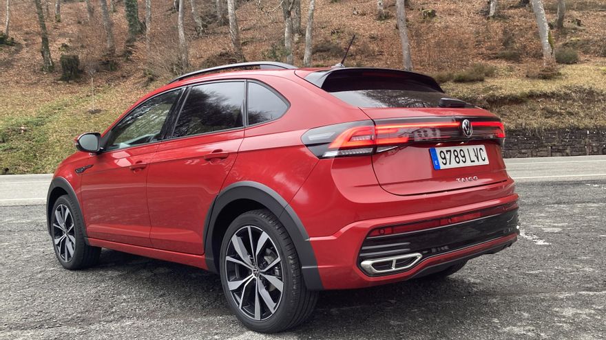 El Taigo comparte plataforma y altura al suelo con el T-Cross, al que aventaja en 15,6 centímetros de largo.