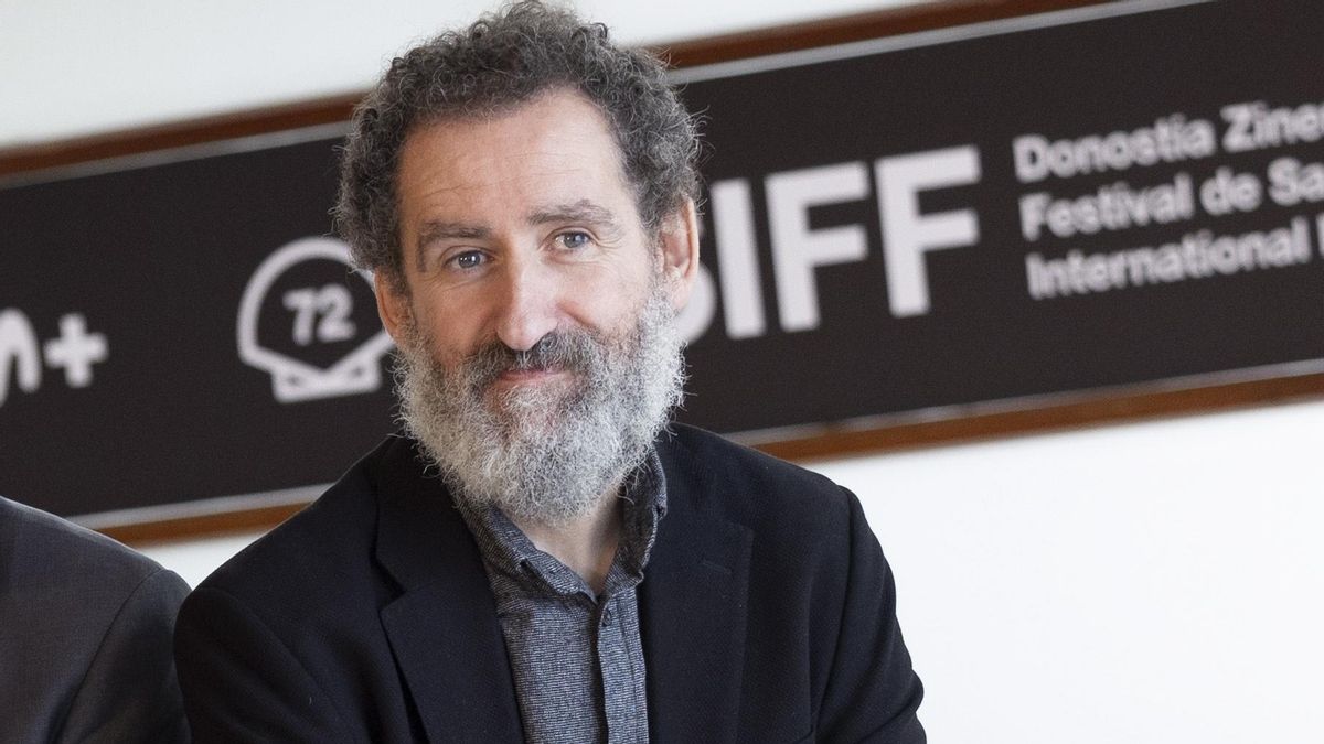 Jon Garaño (d), en una imagen de archivo tras presentar su película 'Marco'