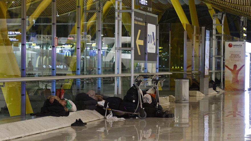 Aena impondrá controles de acceso en Barajas para evitar la entrada de personas sin techo