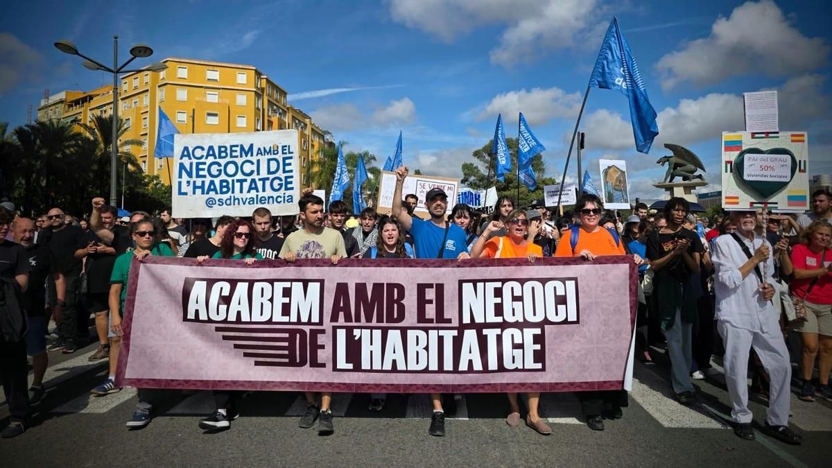 El Ayuntamiento de València mantiene 10 meses después a 550 familias sin ayudas al alquiler por falta de fondos