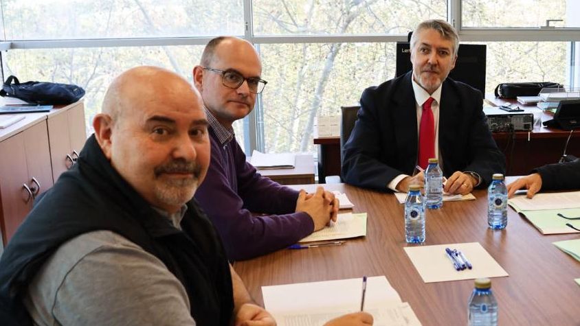 Mazón aprovecha las medallas a la policía por la dana para premiar a un alto funcionario de festejos taurinos primo de Serafín Castellano