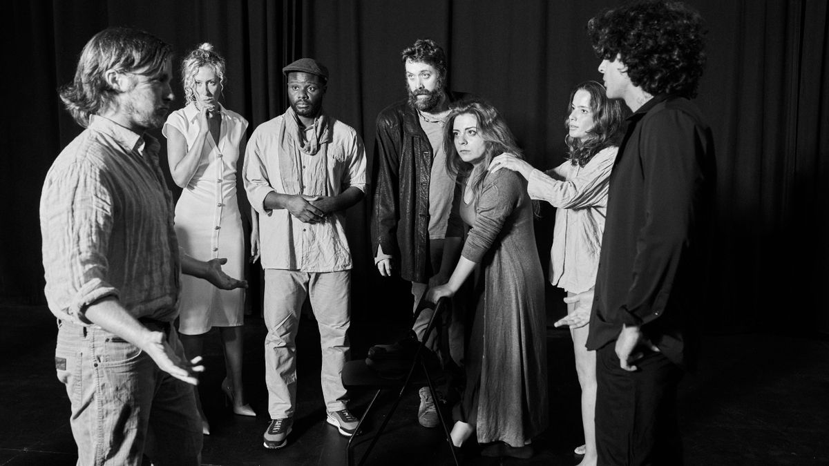 Esta es la obra que te hará reflexionar sobre quién es el verdadero demonio