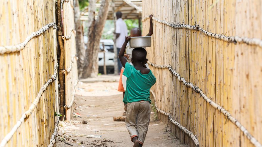 Al menos 364.000 niños desplazados por la violencia yihadista en Mozambique