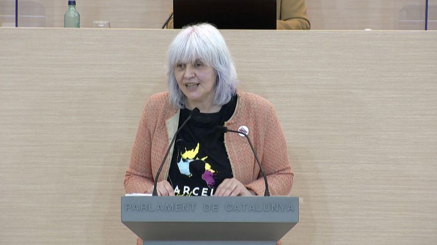 Dolors Sabater (CUP) interviene en el debate de investidura del Parlament.