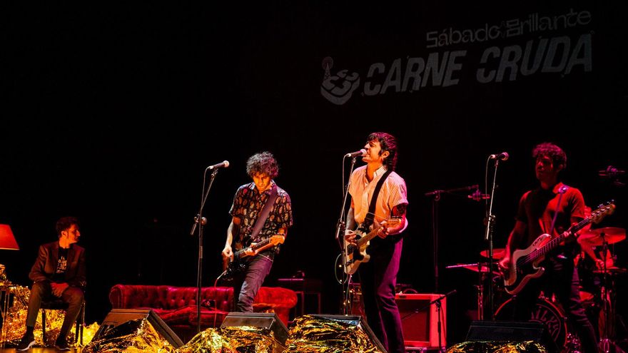 Biznaga tocando en Carne Cruda en el Teatro La Latina