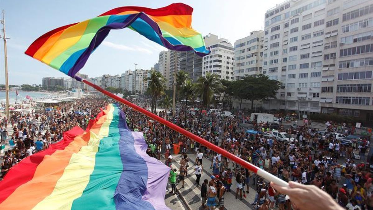Río de Janeiro alza su voz en favor de los derechos LGBT en un desfile del Orgullo