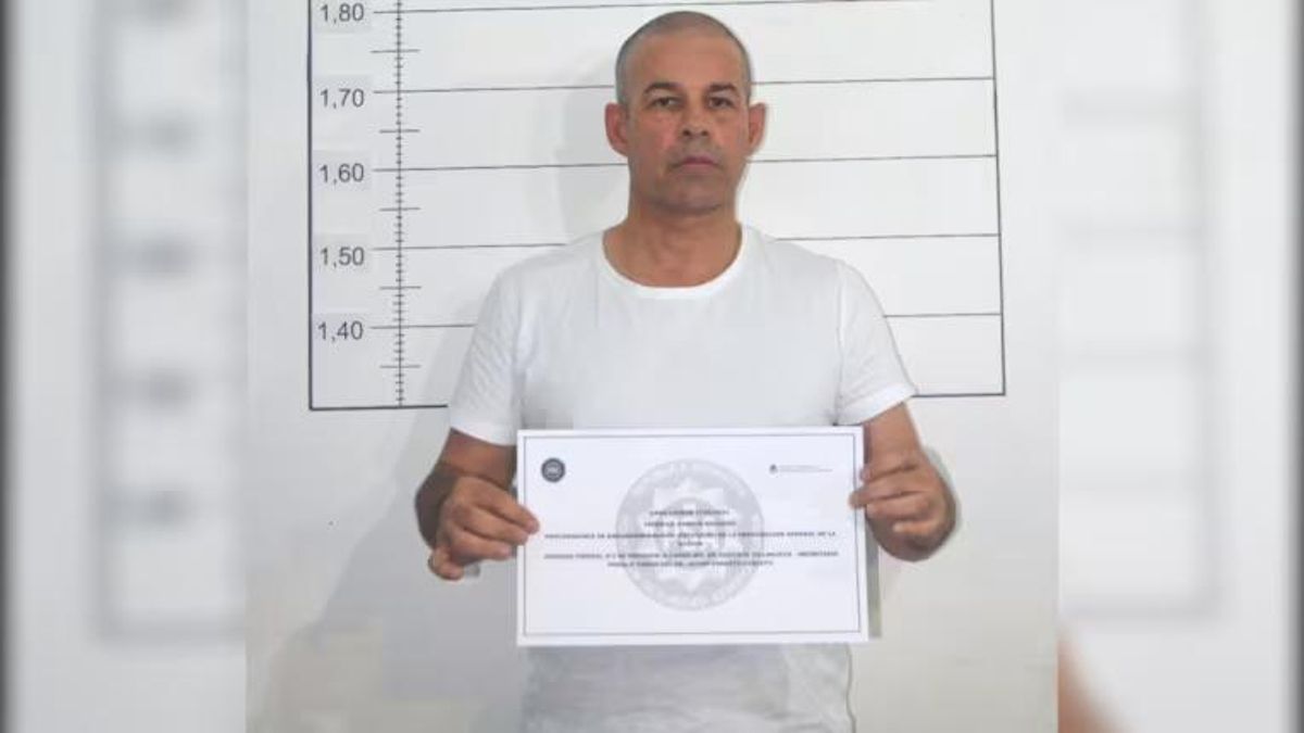 Federico Machado, registrado por la Policía de Seguridad Aeroportuaria, en abril de 2021.