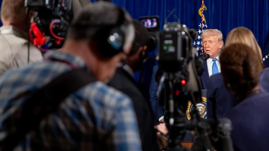 El presidente de EEUU, Donald Trump, en la rueda de prensa de este sábado en su residencia de Mar-a-Lago