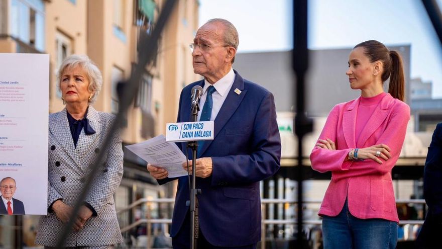 De la Torre, con Teresa Porras (i) y Elisa Pérez de Siles | PP Málaga