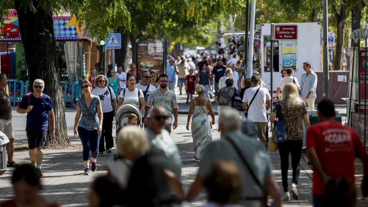 Salmorejá y ambiente en la Velá el día de la Fuensanta