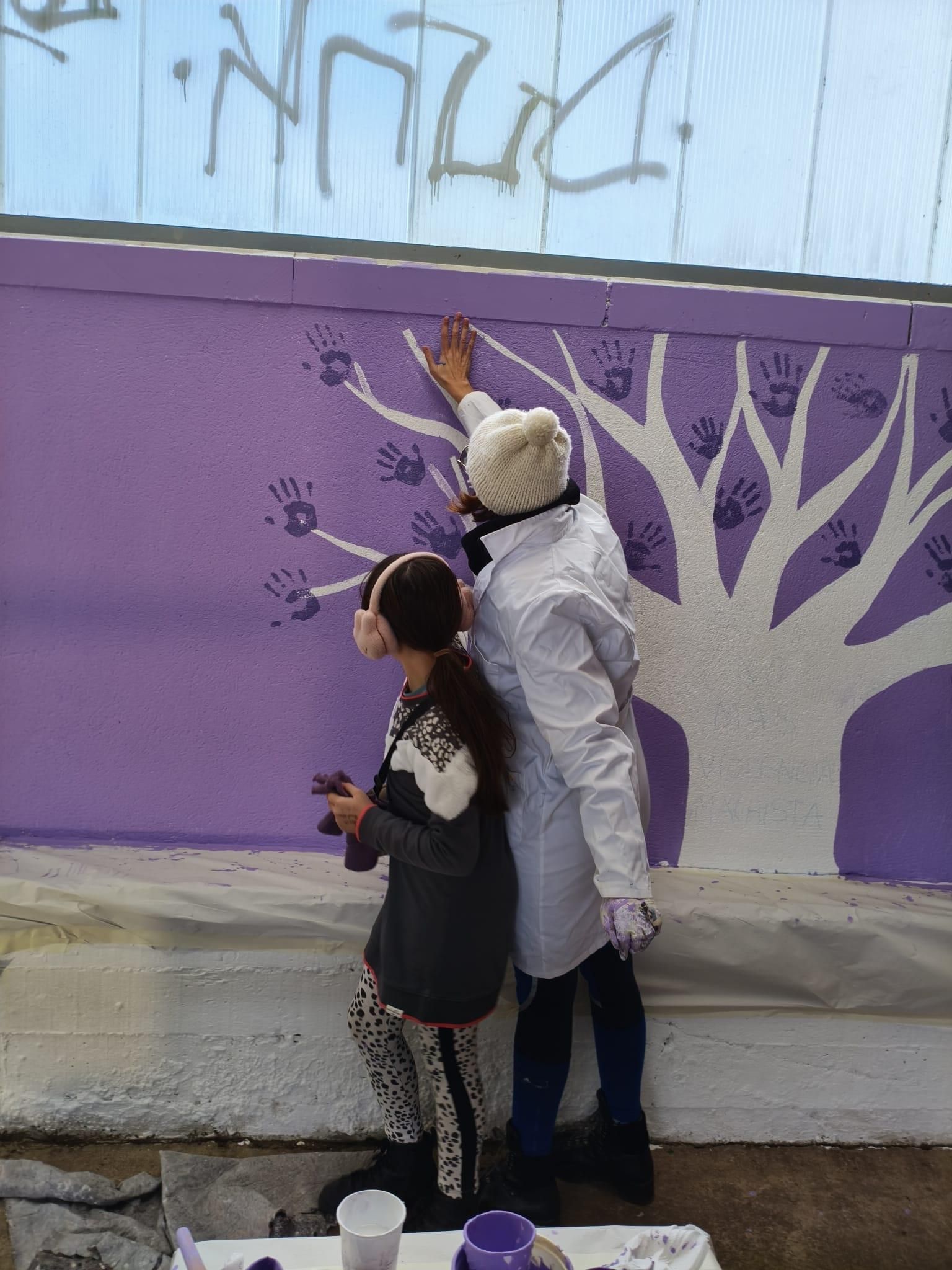 Mural por el 25 N en el colegio Navarrete el Mudo de Logroño