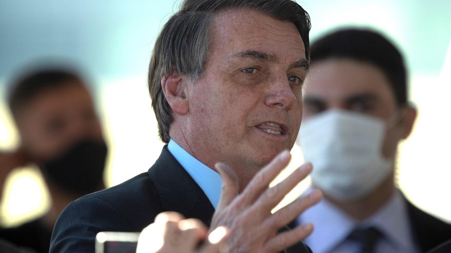 Bolsonaro pide ayuda a países que importan madera para combatir deforestación