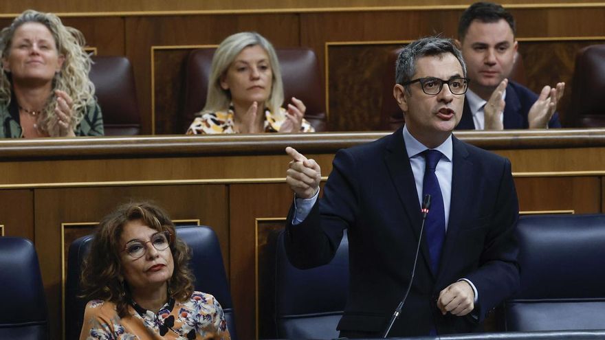 El ministro de Presidencia, Justicia y Relaciones con las Cortes, Félix Bolaños, interviene durante la sesión de control al Gobierno, este miércoles en el Congreso.