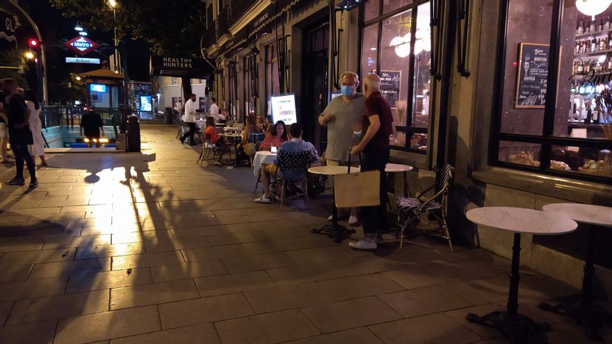 Terraza en la glorieta de Bilbao a la 1.00 de este sábado