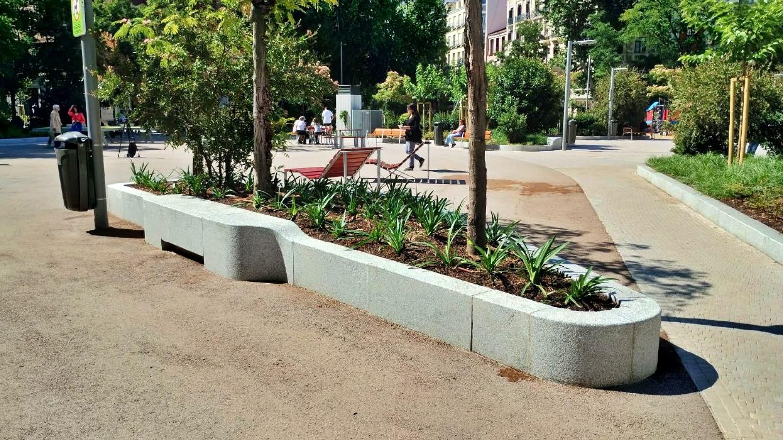 Recorrido foto a foto por la renovada plaza de Olavide