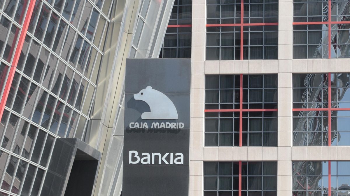 Un exconsejero atribuye el agujero a "hechos sobrevenidos" derivados del "deterioro de la economía"