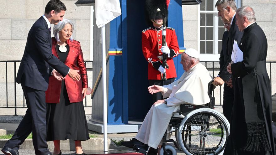 El papa pide en Canadá superar "la retórica del miedo a los migrantes"