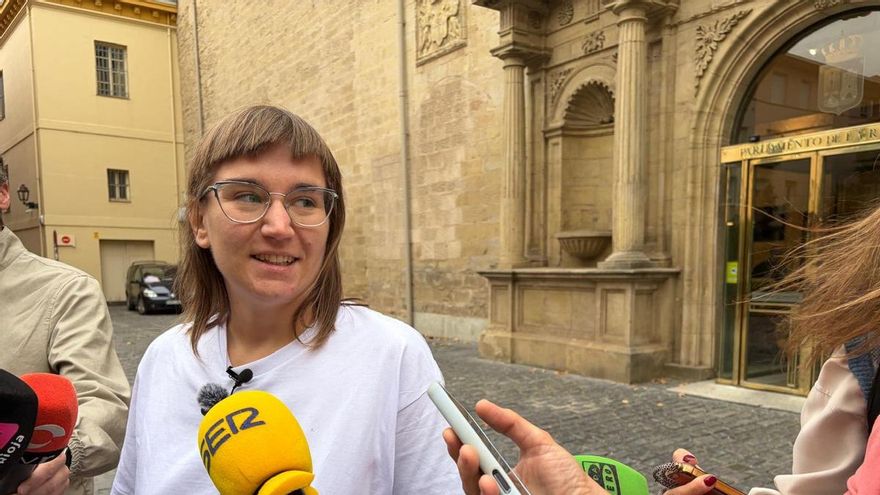 La Rioja ofrece a la familia al borde del desahucio una casa fuera de Logroño, donde están escolarizadas las dos hijas