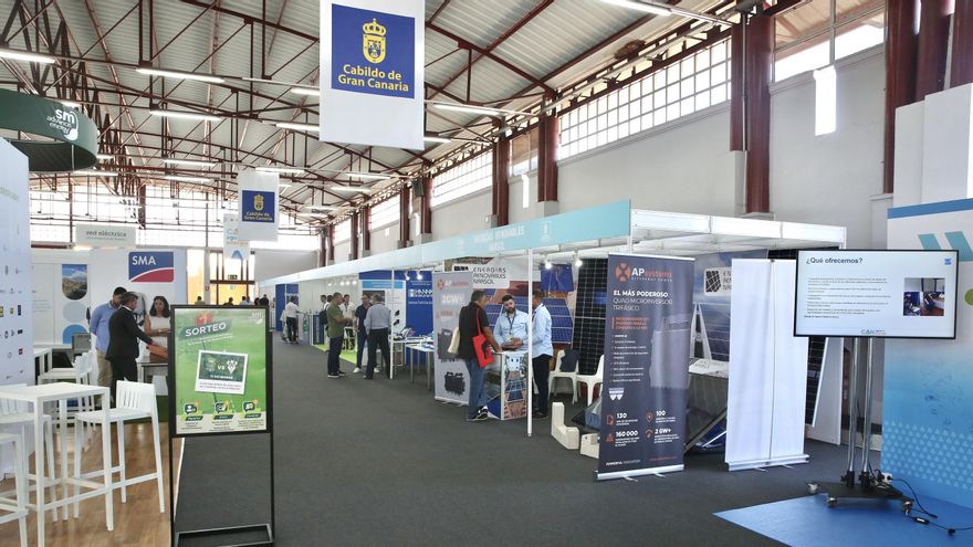 Expositores en la feria Canagua del Cabildo de Gran Canaria.
