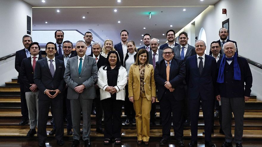 La presidenta de Cantabria, María José Sáenz de Buruaga, mantiene una reunión con el CEO de NorCantabric, Emilio Cano.