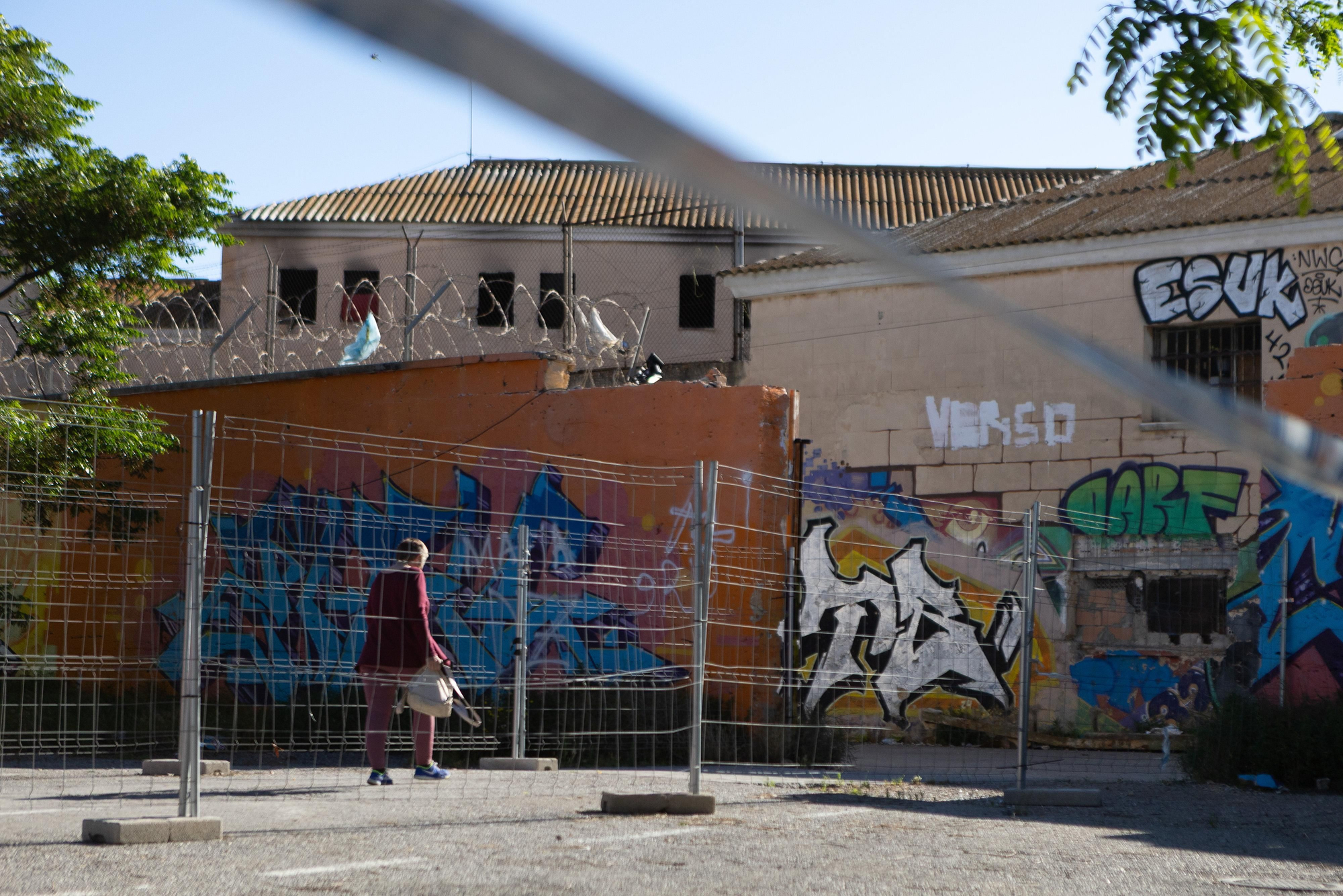 Exteriores de la antigua cárcel, clausurada como tal en 1999 y abandonada desde entonces