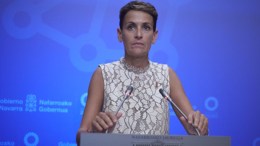 La presidenta de Navarra, María Chivite, en una rueda de prensa en el Palacio de Navarra.