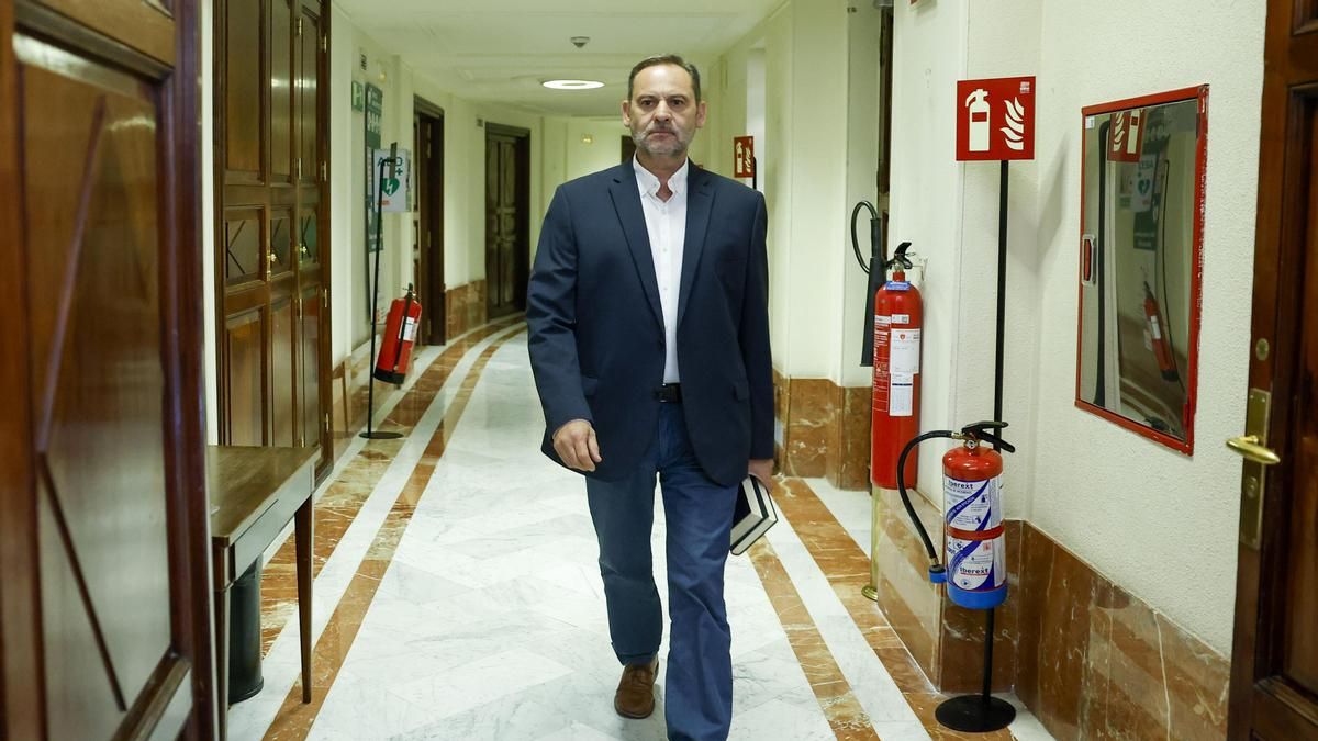 Imagen de archivo (22/07/2025) El exministro José Luis Ábalos a su salida del Pleno del Congreso celebrados. EFE/Chema Moya