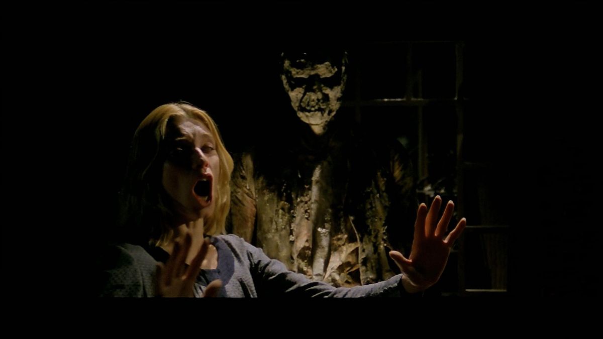 'El más allá, una película de zombis poseídos anterior a la irrupción de la Niña Medeiros