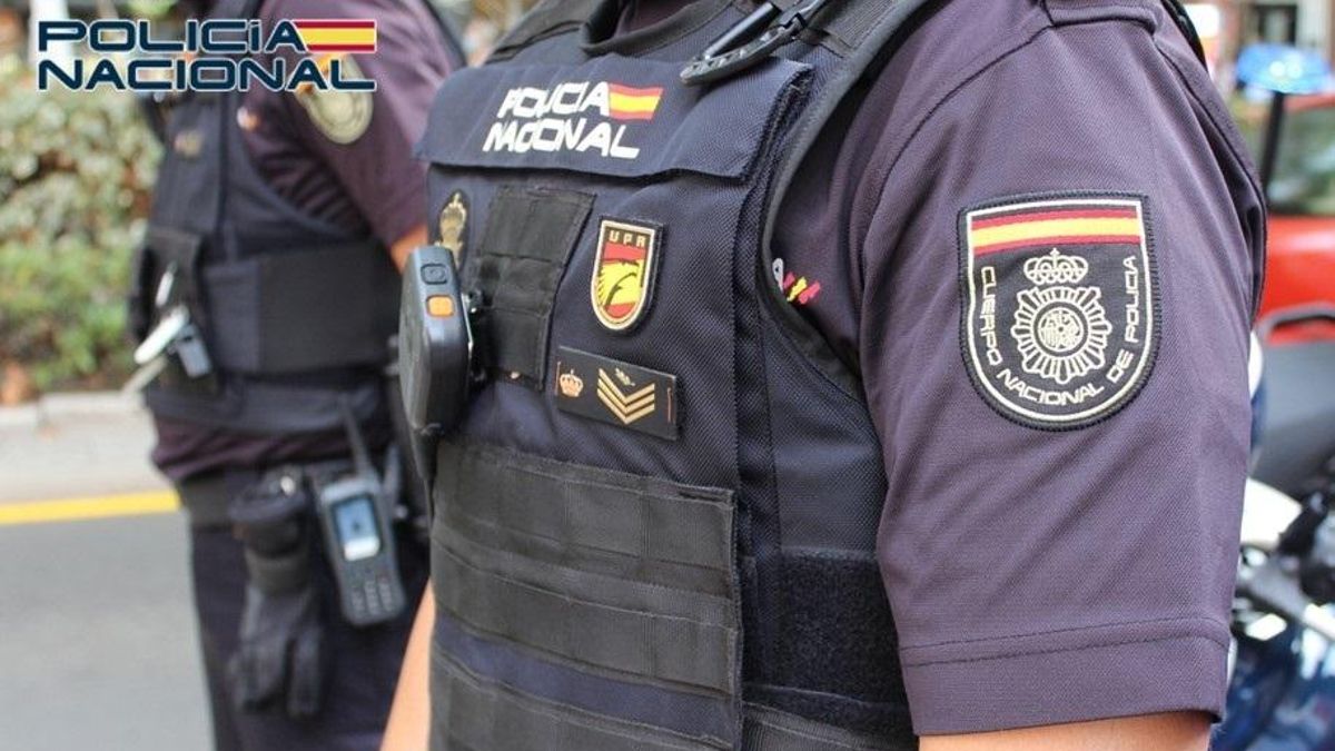 Agentes de la Policía Nacional realizaron el arresto.
