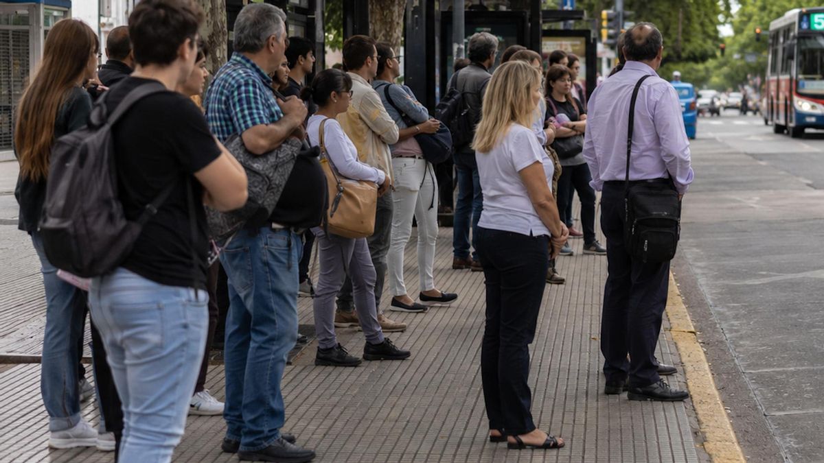 La inflación bajó a 2,6%, pero los precios que más pesan sobre los trabajadores volvieron a subir por encima del promedio