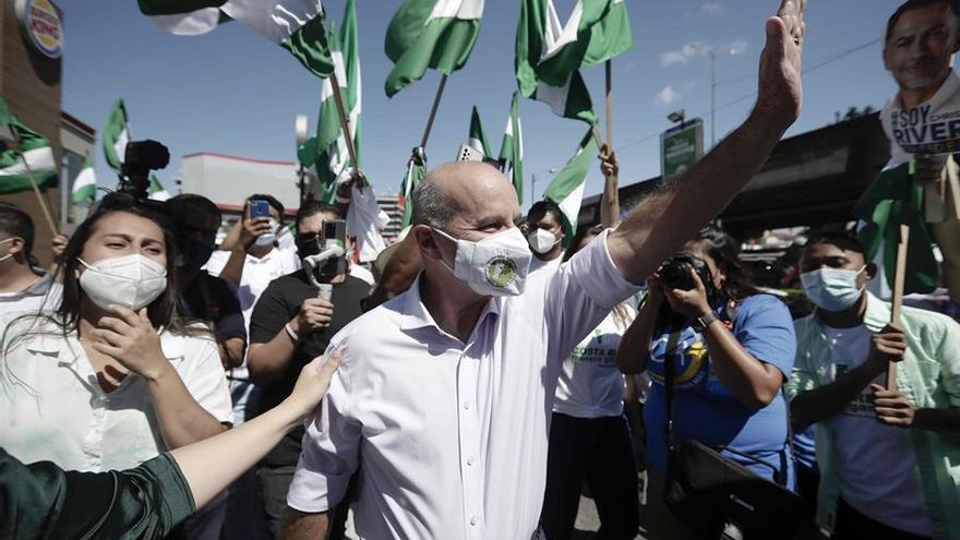 25 candidatos pelean por la presidencia en Costa Rica en unas elecciones inciertas