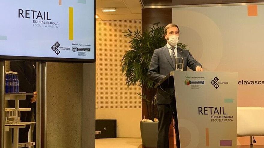 El consejero de Turismo, Comercio y Consumo, Javier Hurtado