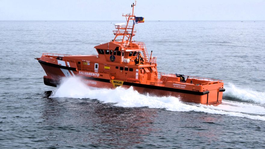 Incautan más de 175 kilos de cocaína al rescatar a una embarcación semihundida en las costas asturianas