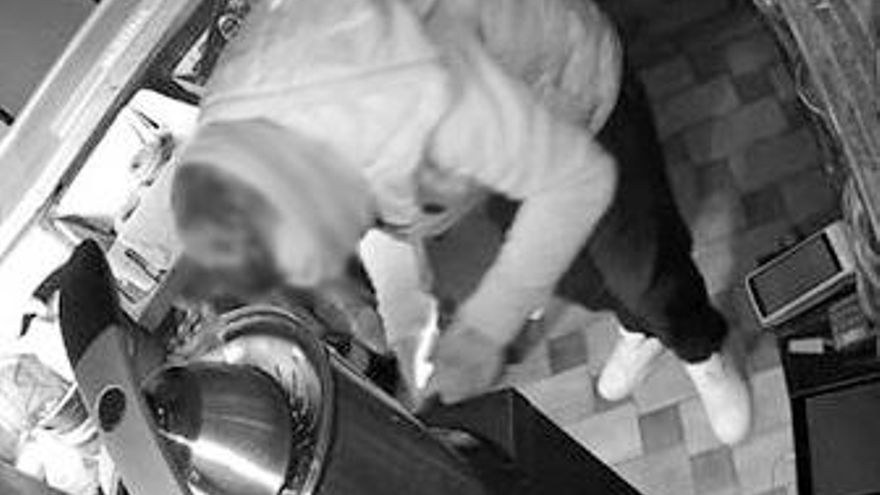 Detenido en Castro por el robo con fuerza de 3.000 euros en un establecimiento de ocio nocturno