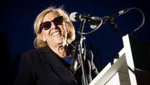 Manuela Carmena solo necesita el apoyo del PSOE para convertirse en alcaldesa de Madrid
