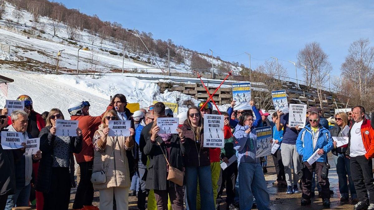 Protesta ciudadana en la estación de esquí de Leitariegos.