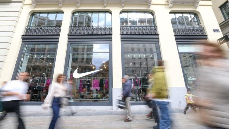 Nike tratará de esquivar los aranceles con menos producción en China y volverá a Amazon para relanzar sus ventas