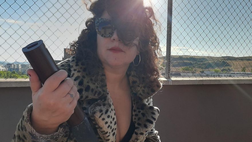 La autora de 'Fotogramas de género' ha firmado un ensayo que define como "divertido y macarra"