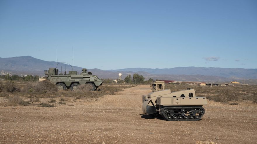 El Ejército de Tierra realiza una demostración dinámica que integra sistemas robotizados en Viator (Almería)