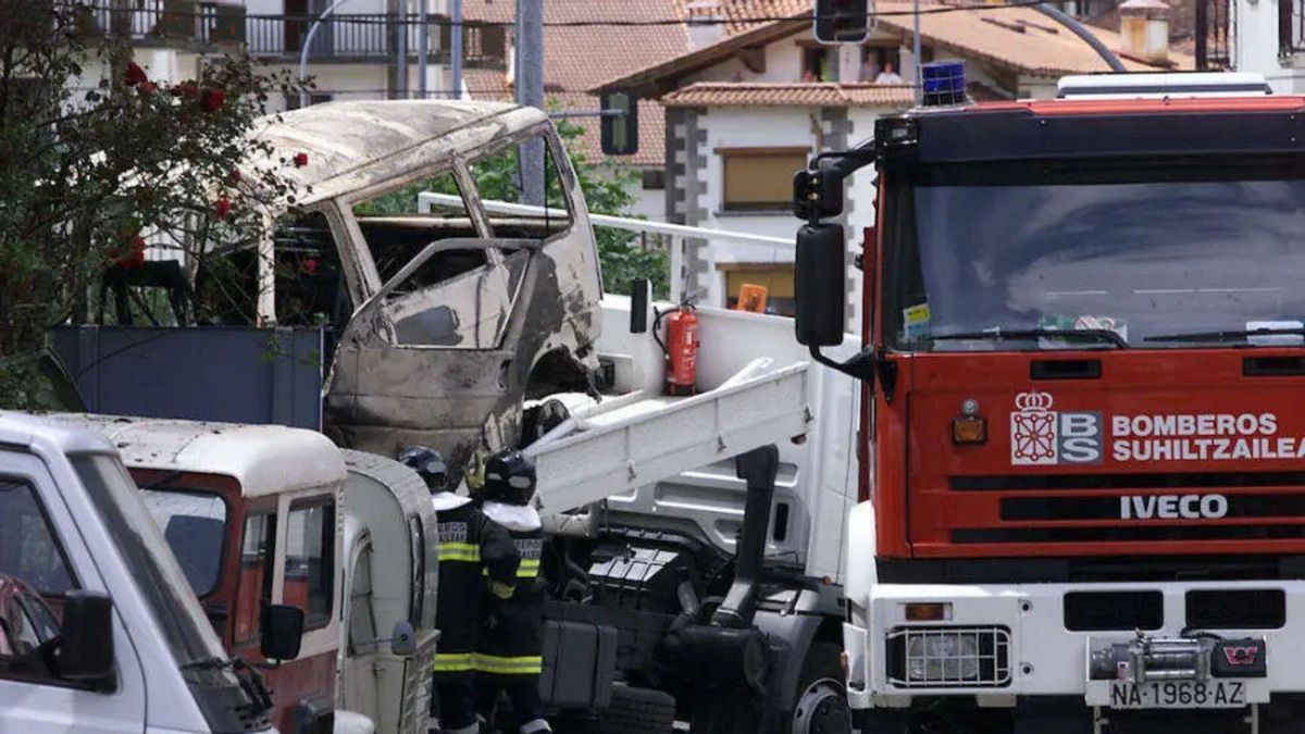 Un cuarto de siglo del sábado negro de ETA, que asesinó a un concejal de UPN y a un ertzaina el día de la jura de Ibarretxe