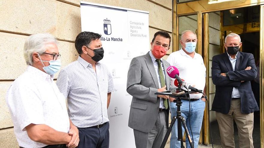 Las organizaciones agrarias, las cooperativas y el consejero, unidos para dar la batalla final en la negociación de la PAC