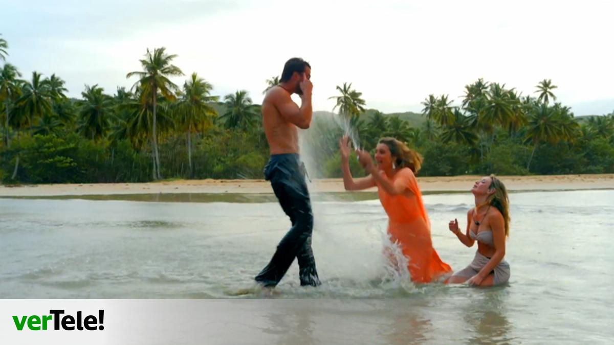pretenda echar a Lucas del ‘espejo’ tirándole agua del mar