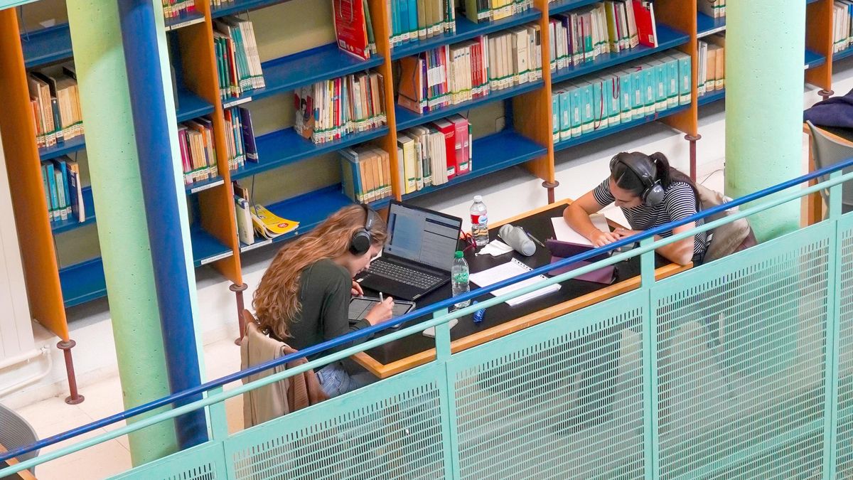 La Rioja eleva a 2,4 millones las becas para estudios fuera de la región y elimina el límite de renta en los tres primeros cursos
